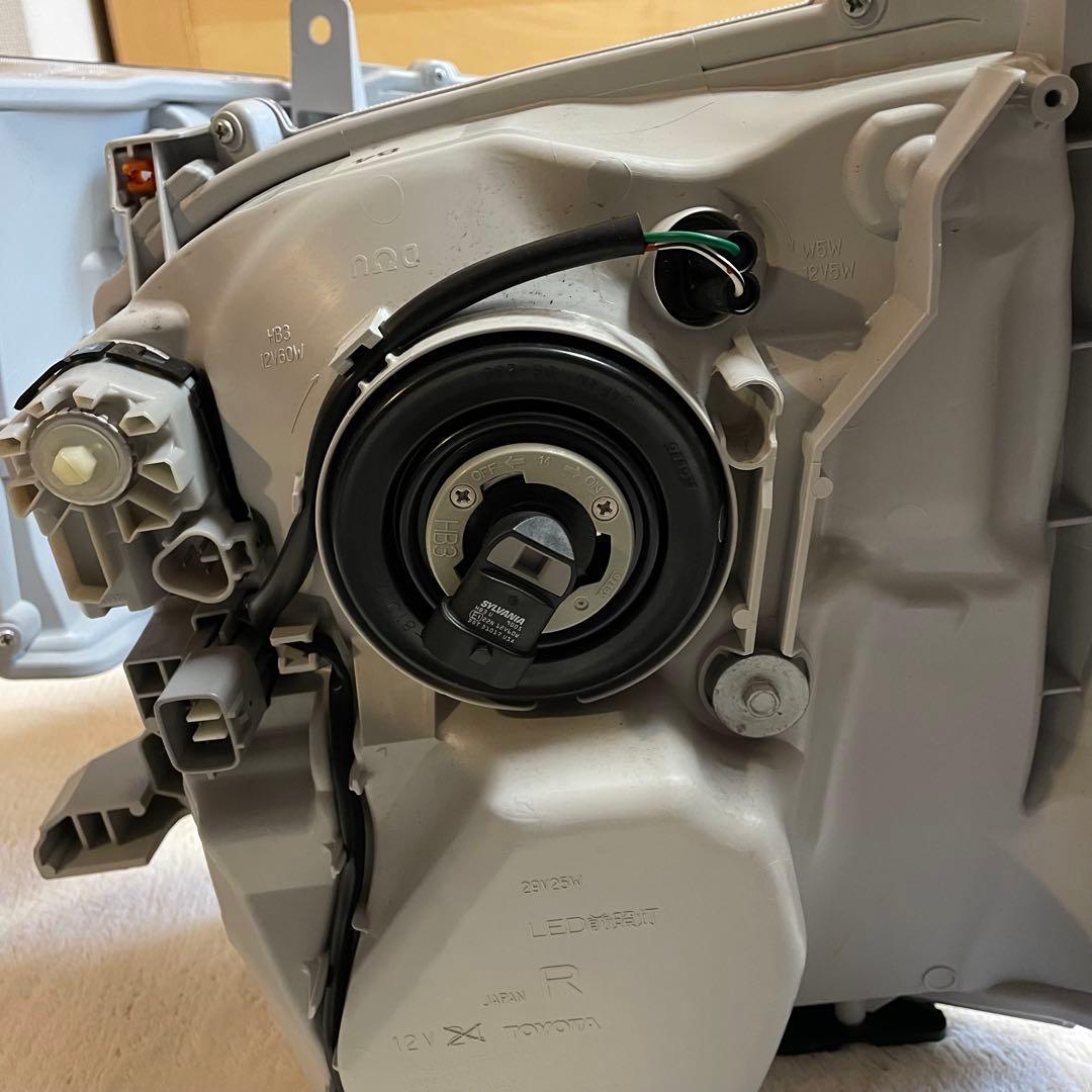 dm12kc  5型ハイエース新車外しLEDベッドライト左右セット