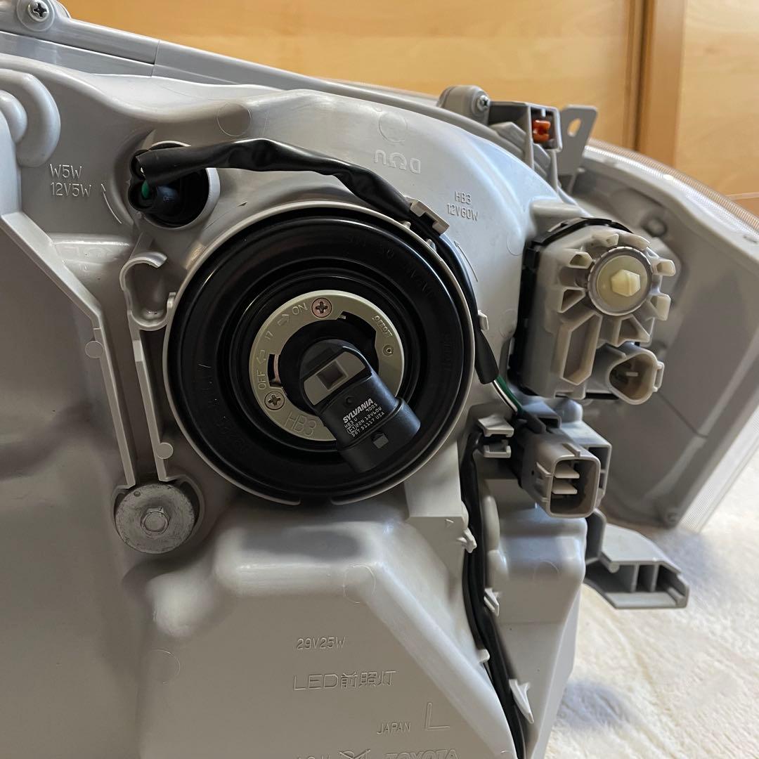 dm12kc  5型ハイエース新車外しLEDベッドライト左右セット