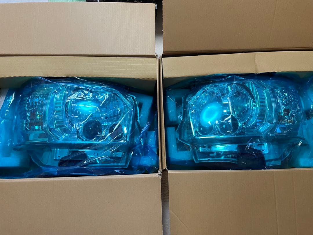 dm12kc  5型ハイエース新車外しLEDベッドライト左右セット