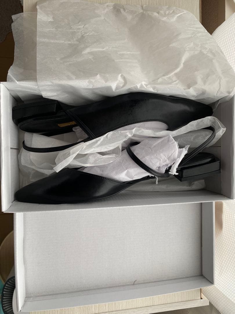 ルタロン　GRISE ポインテッドストラップスリングバック　25cm