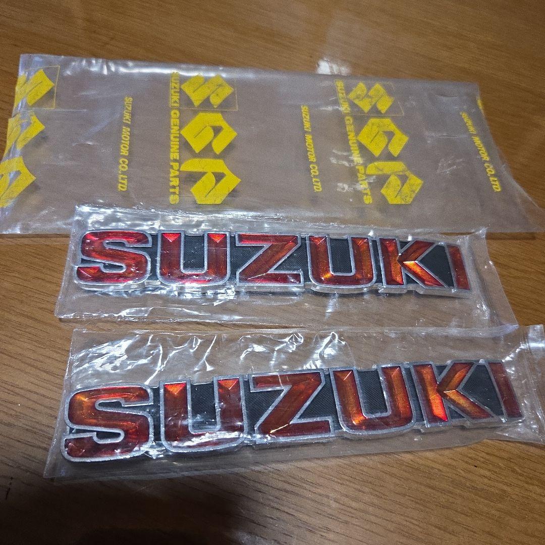 スズキ純正、タンクエンブレム、GT.GS