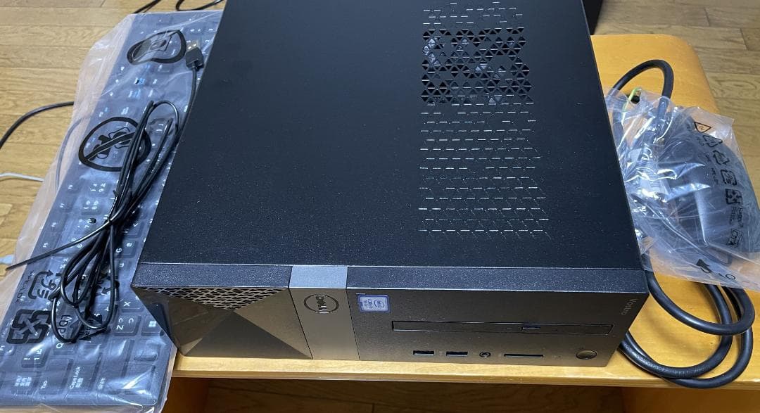 Dell Vostro 3268 デスクトップPC　SSD500GB