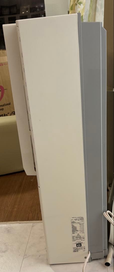 CORONA 窓用エアコン 2024年製　冷暖房　CWH-A1824R-W