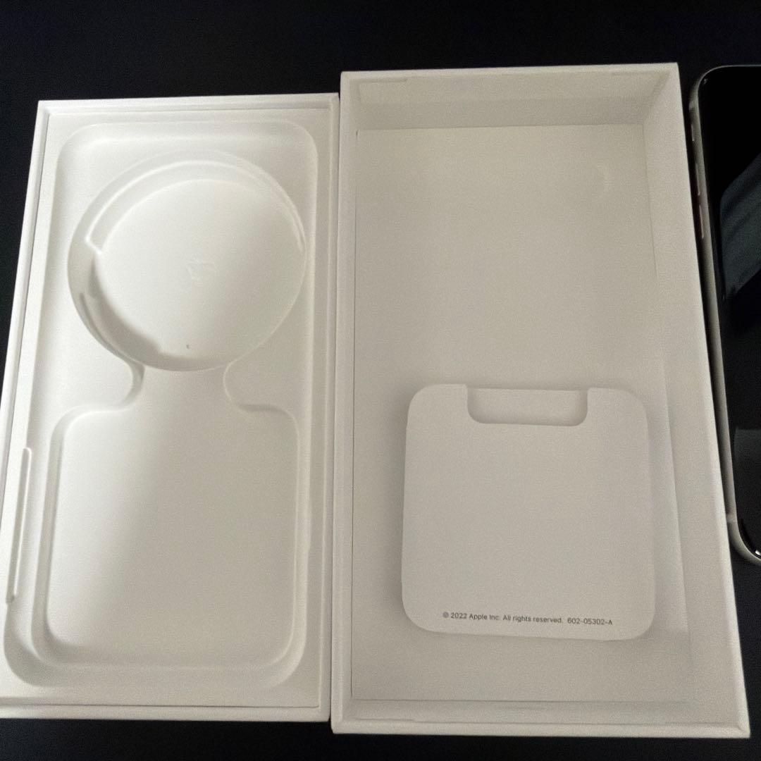 iPhone SE 第3世代　128GB スターライト