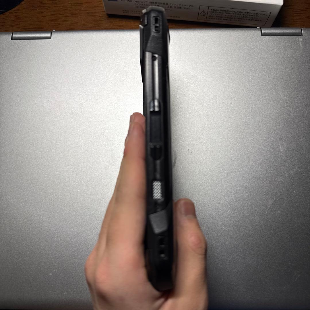 TORQUE 5G KYG01 au ブラック