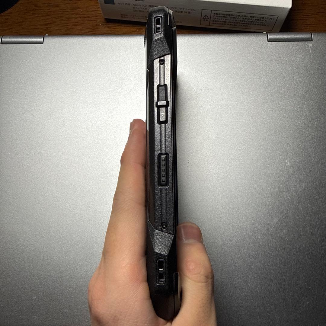 TORQUE 5G KYG01 au ブラック