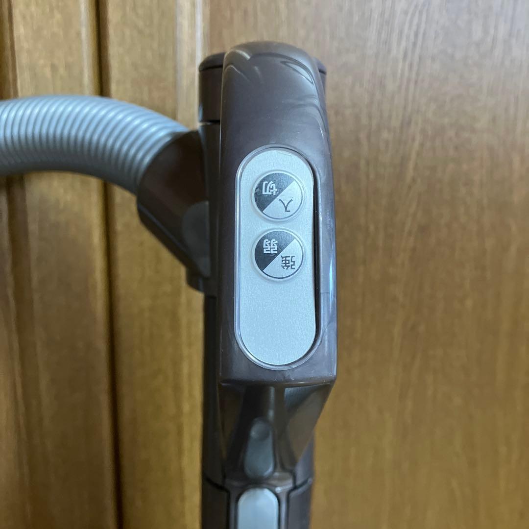 Dyson DC63 キャニスター掃除機 本体　布団掃除ツール　隙間ノズル