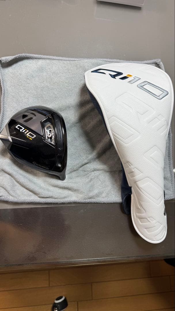 ＜保証書有＞テーラーメイド　Qi10　LS（ヘッドカバー付き）