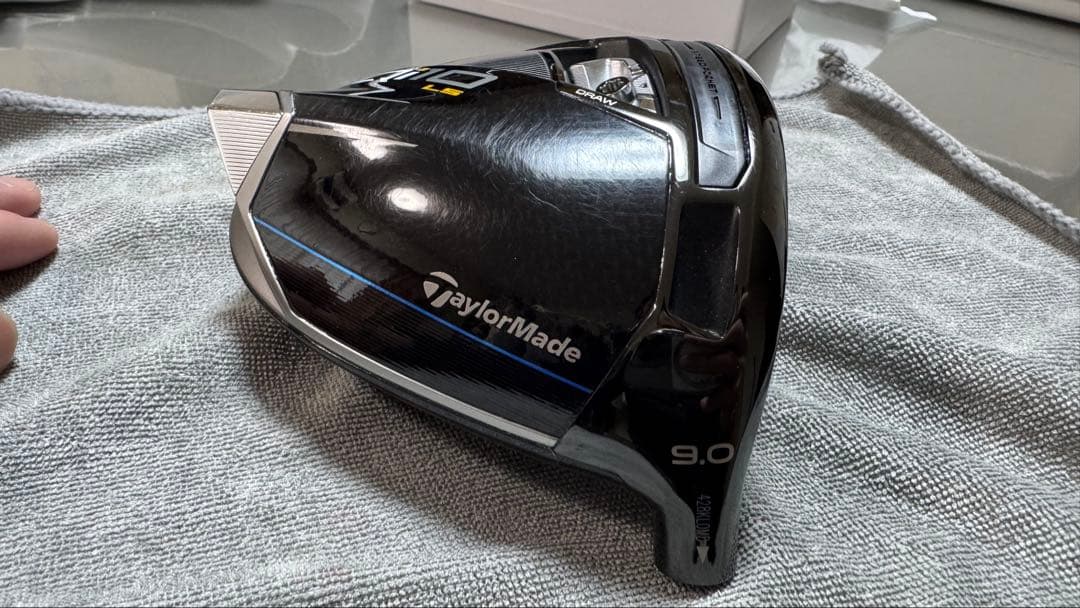 ＜保証書有＞テーラーメイド　Qi10　LS（ヘッドカバー付き）