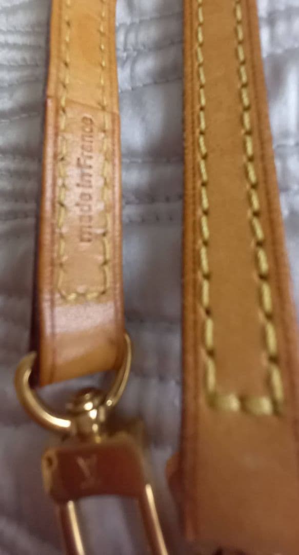 LOUIS VUITTONショルダーストラップ