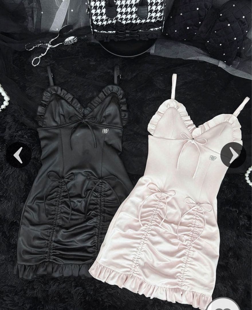 ハニーミュウ honeymew フリルギャザーレザー風キャミワンピ