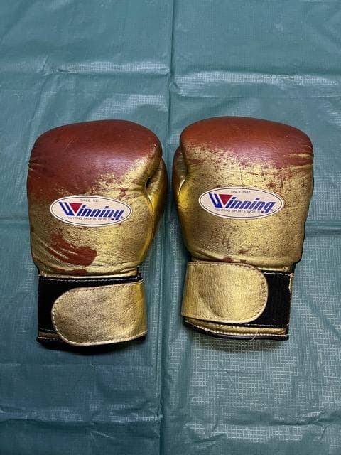 ウイニング ボクシンググローブ 8オンス ゴールド Winning