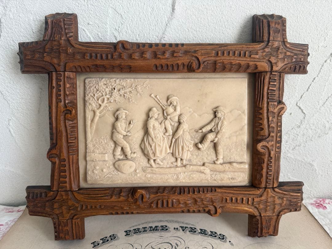 フランスアンティーク　鍾乳石のレリーフ　木彫りのフレーム