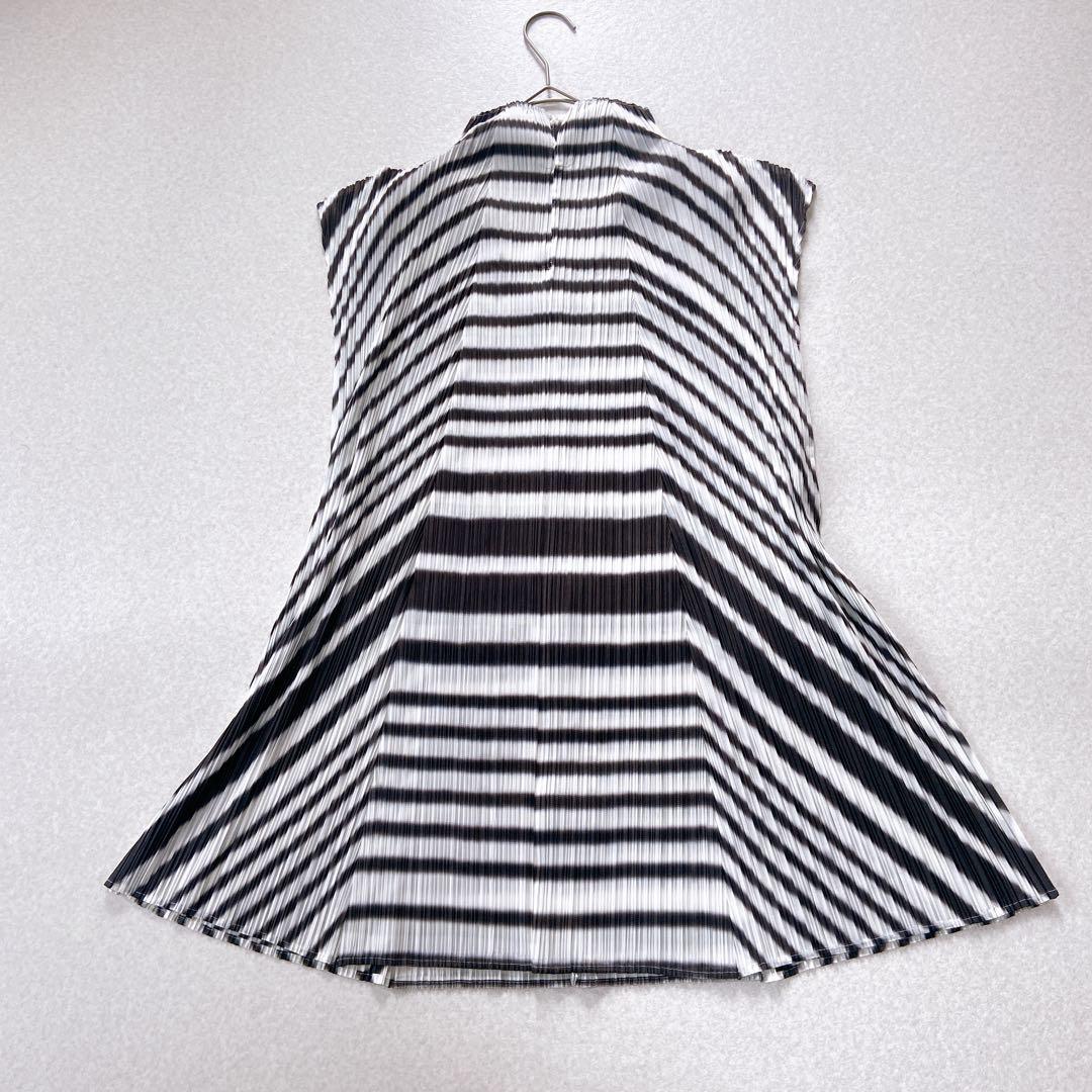 美品　プリーツプリーズ　ボーダーグラデーションチュニックワンピース　L