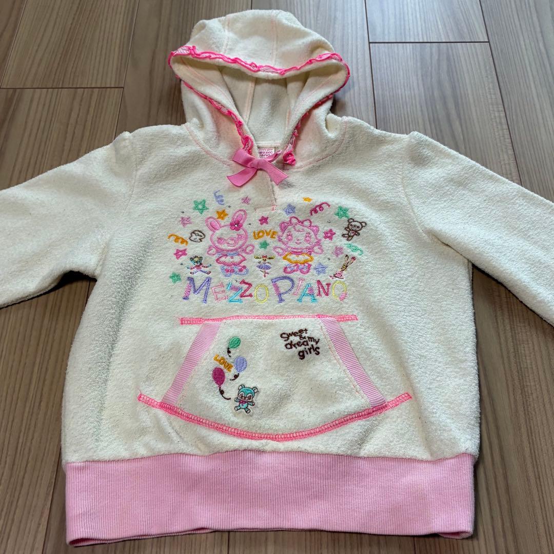 メゾピアノ　ピンク　刺繍　キャラクター　 長袖トレーナー　130cm