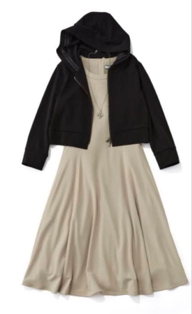 フォクシー　ロゴ入り　パーカー　サイズ38 ブラック