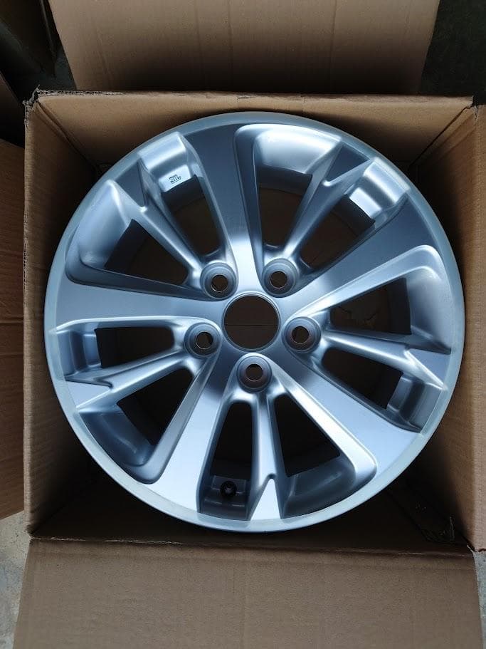 【新車外し】トヨタ　ヤリスクロスG　純正16インチアルミホイール4本セット