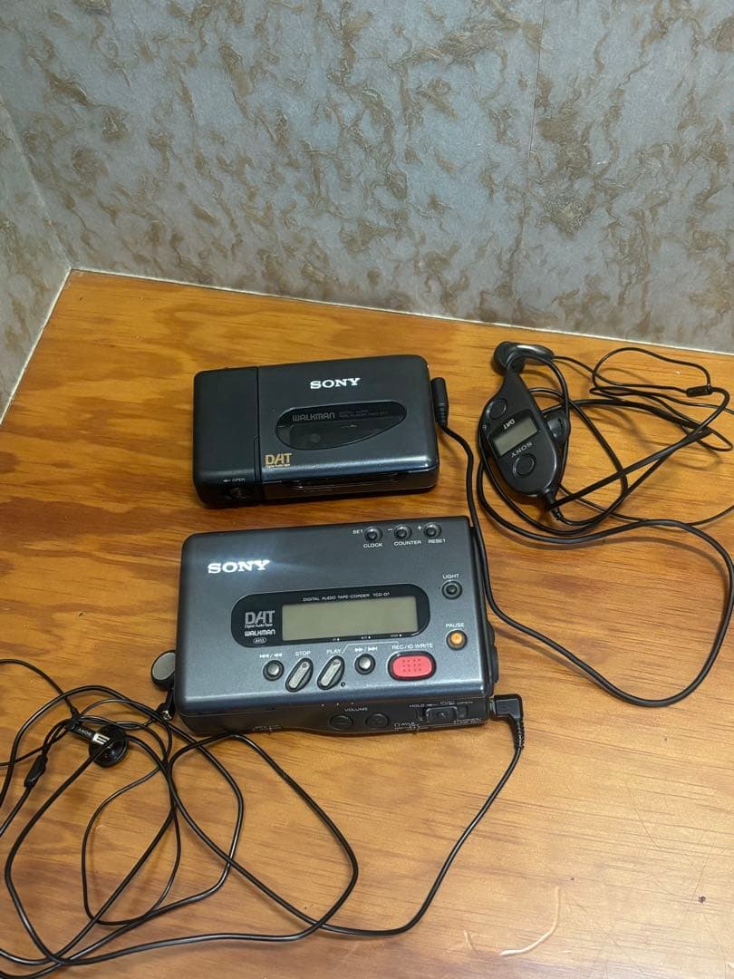 SONY DATウォークマン 　2点ジャンク品