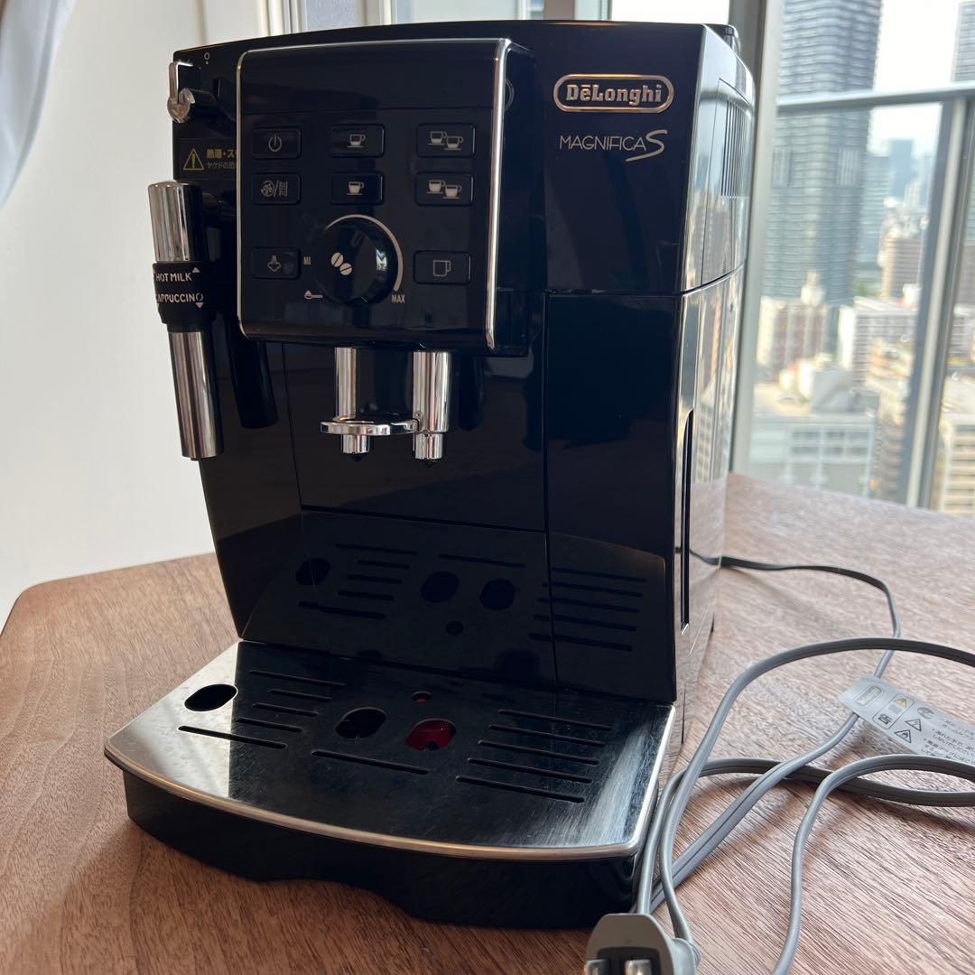 デロンギマグニフィカS コンパクト全自動エスプレッソマシン　ECAM23120