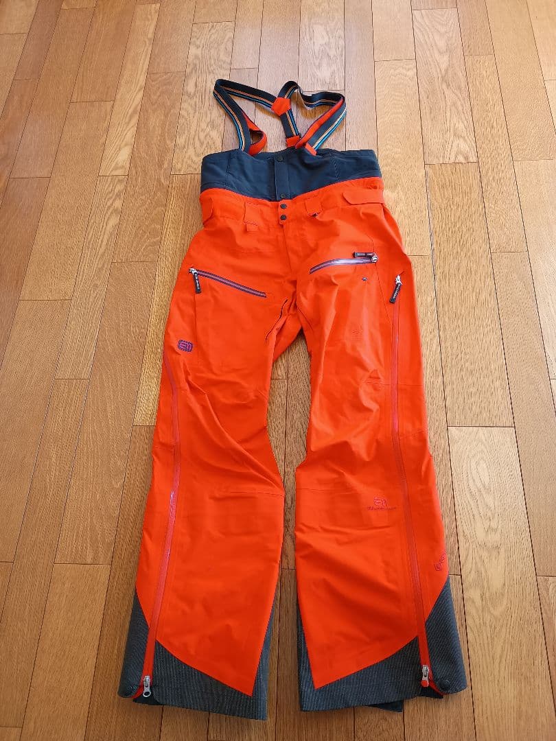 ステート オブ エレベネート　M Bec de Rosses Pants