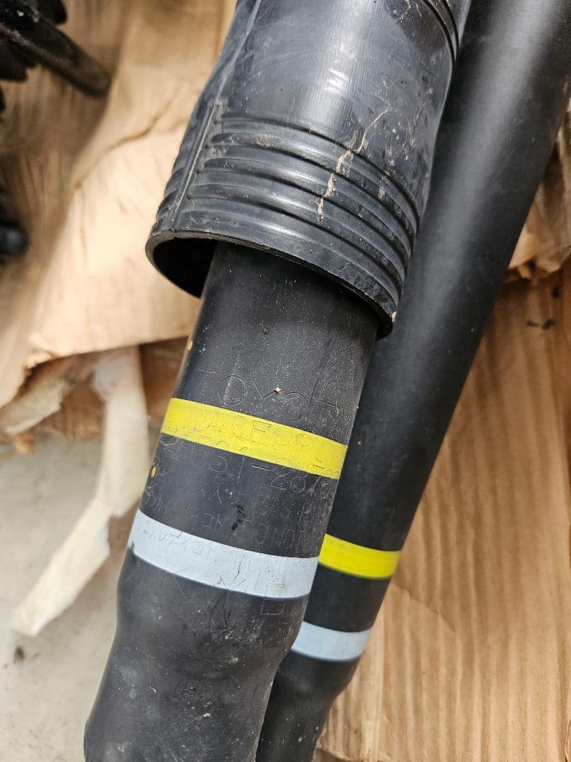 トヨタ　ノア、ヴォクシー系？サスペンション