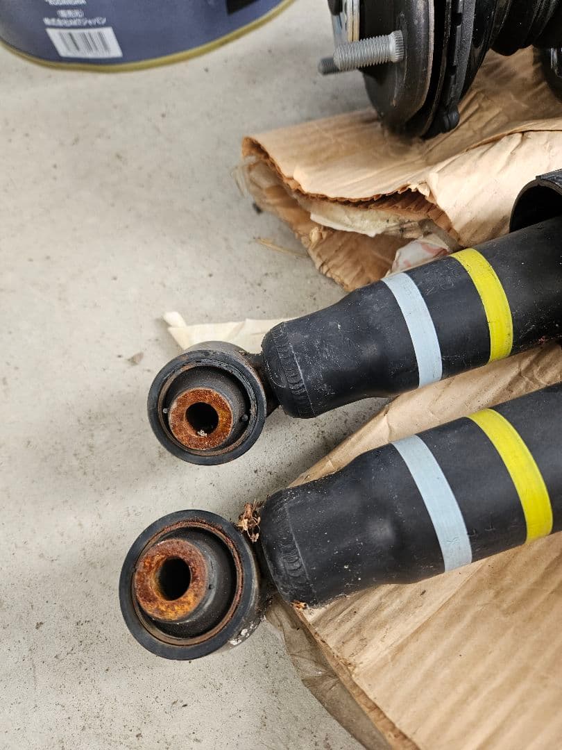 トヨタ　ノア、ヴォクシー系？サスペンション