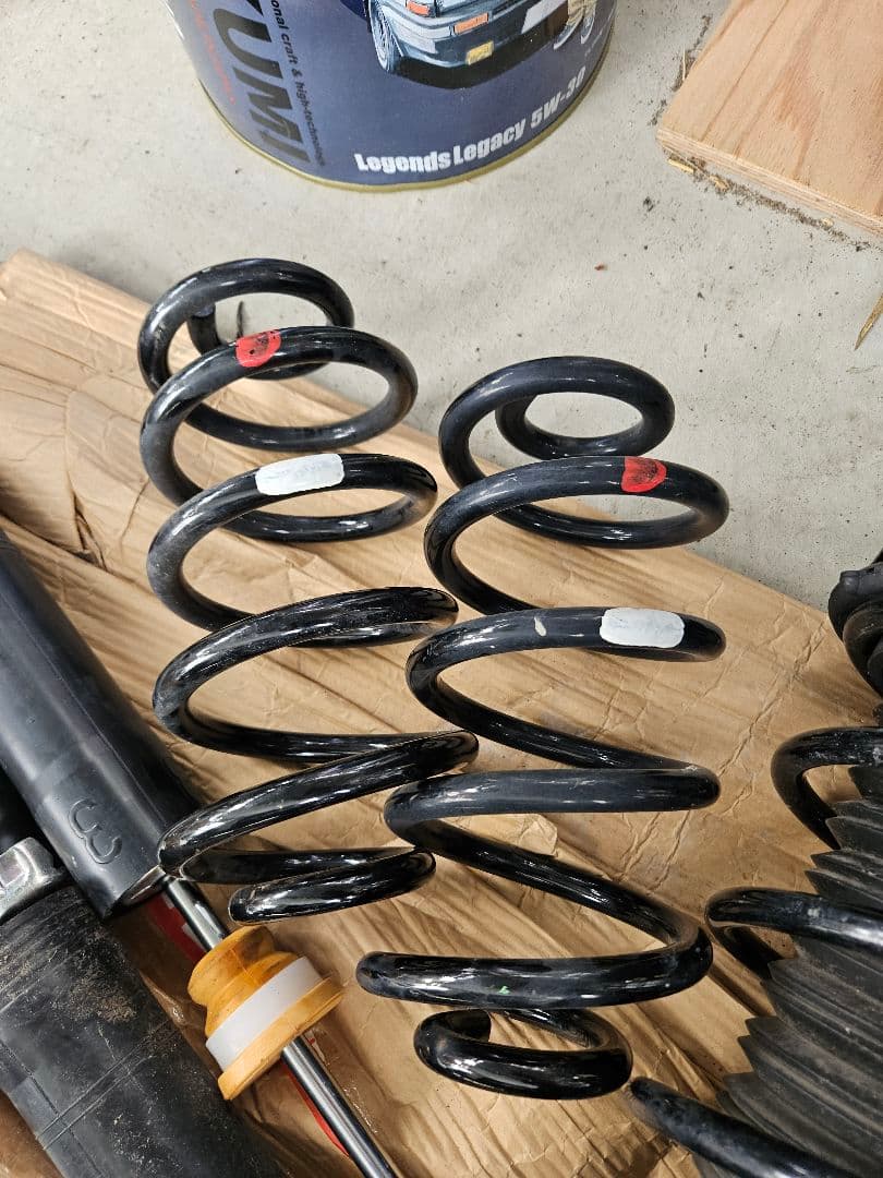 トヨタ　ノア、ヴォクシー系？サスペンション