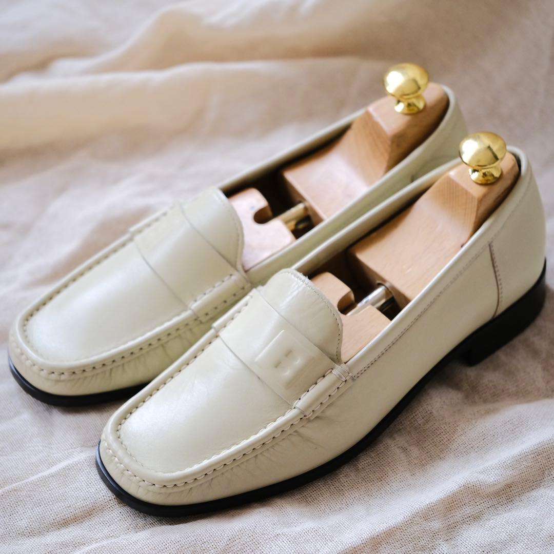 極美品BALLYバリーロゴアイボリーカーフスクエアローファー38EU/75US