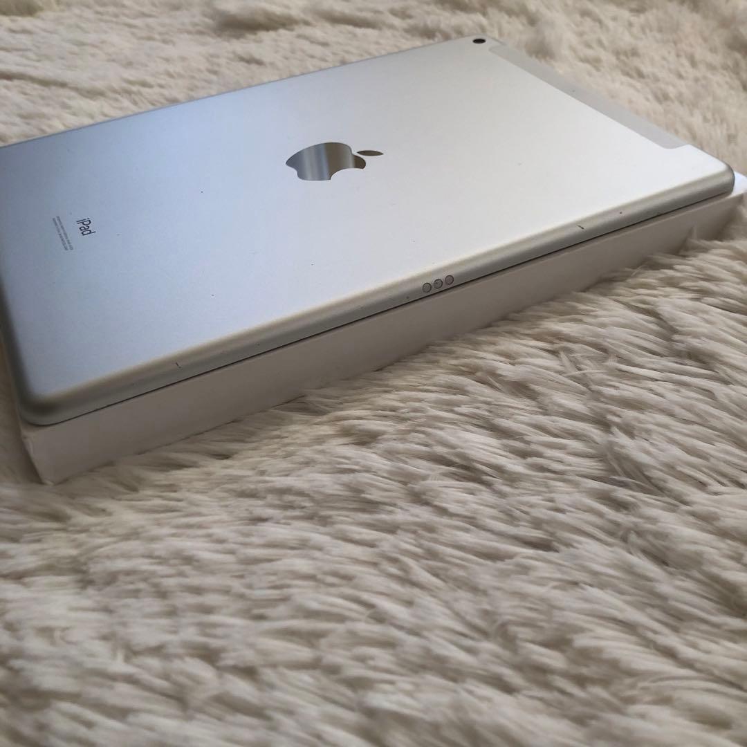 【1/3販売終了】iPad 第8世代 128GB SIMフリー 【すぐ発送】