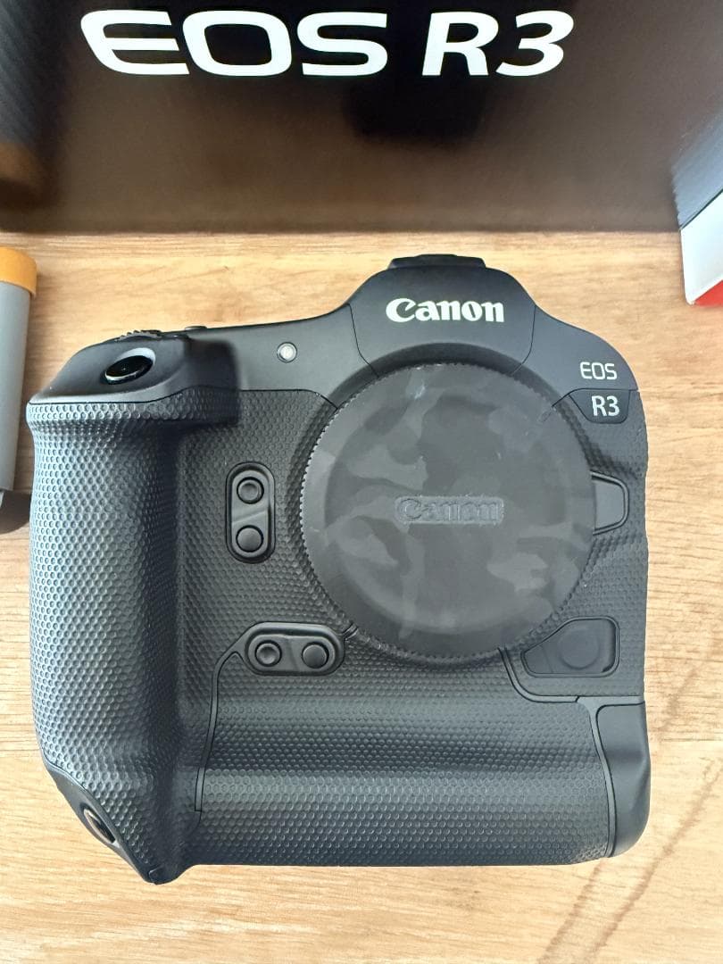 CANON EOS R3 本体　予備バッテリー×２　シャッター12000以下