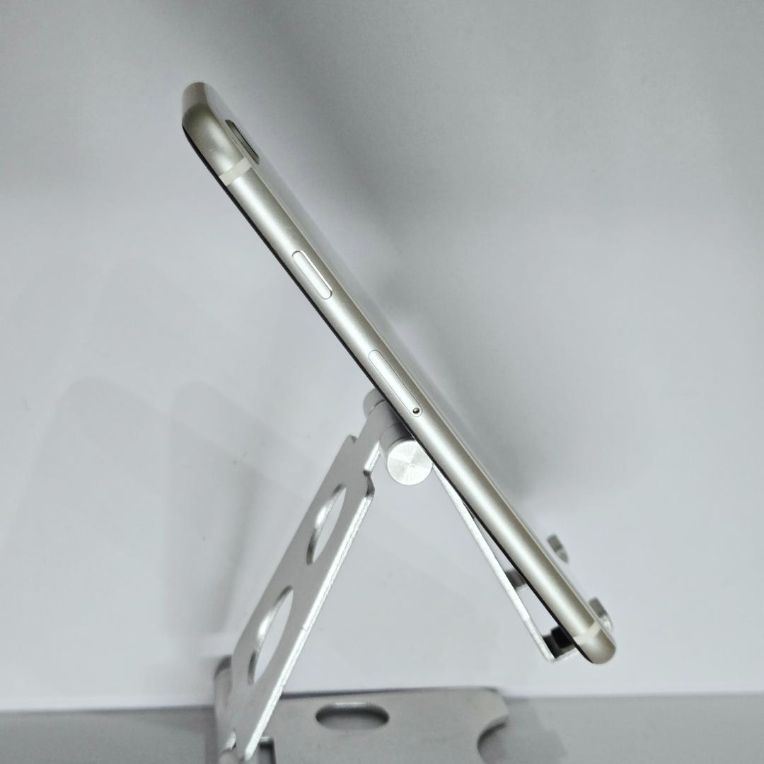 03 iPhoneSE 第三世代 スターライト SIMフリー 美品