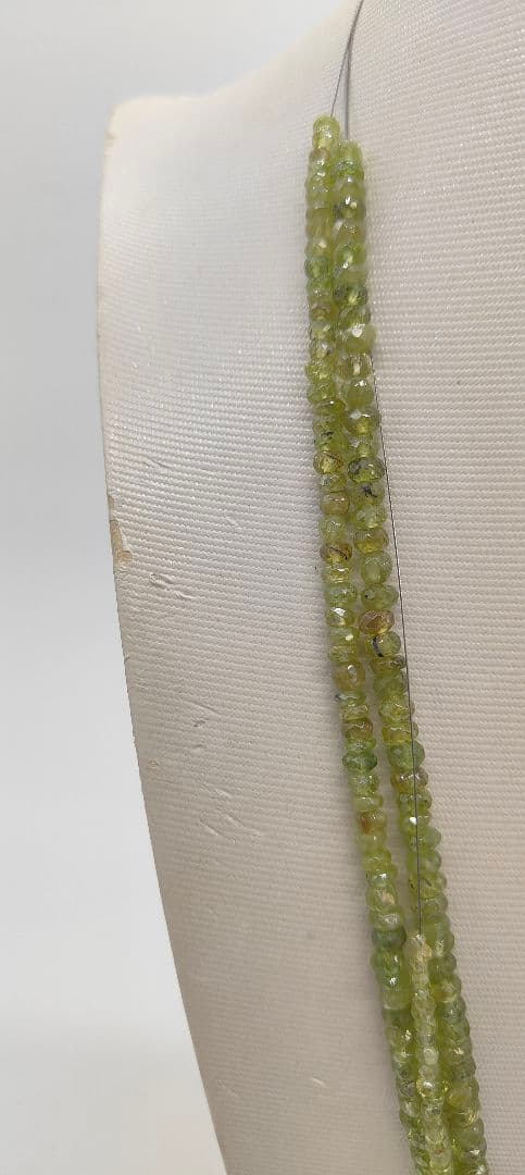 1820. スフェーンボタンカット3本連売り