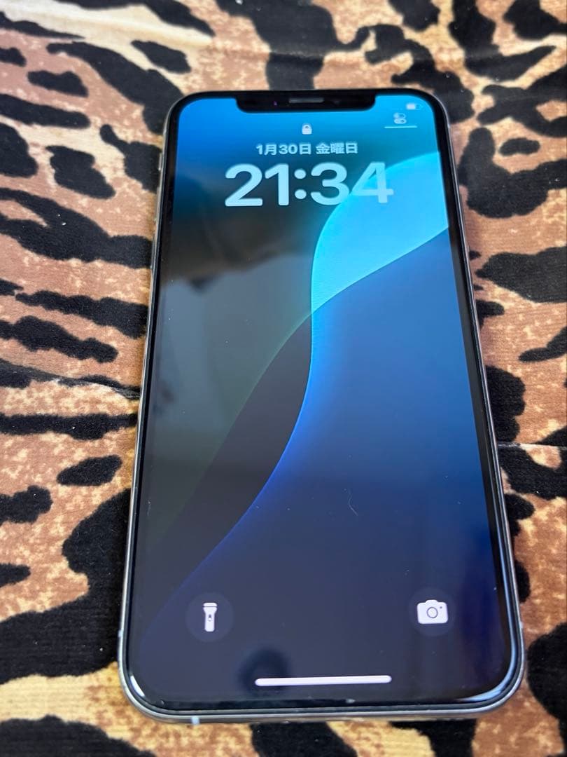 Apple iPhone Xs 64GB シルバー ケース付き