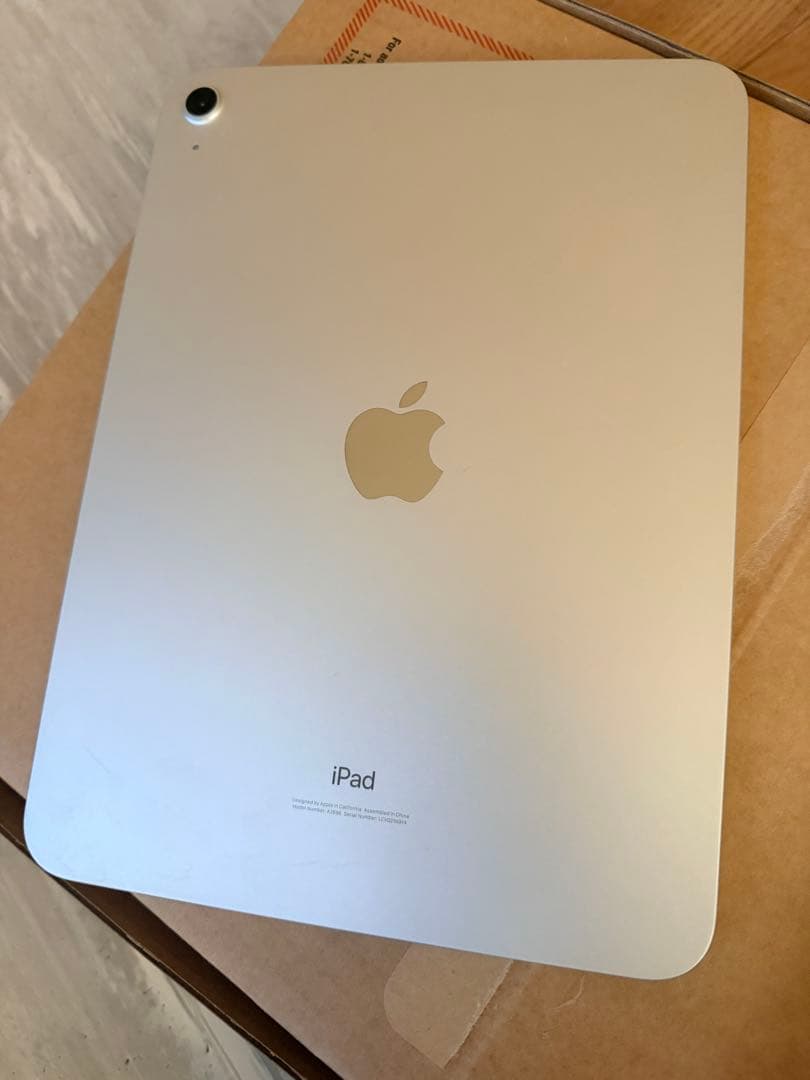 Apple iPad Wi-Fiモデル 10世代64GBシルバー 本体のみ