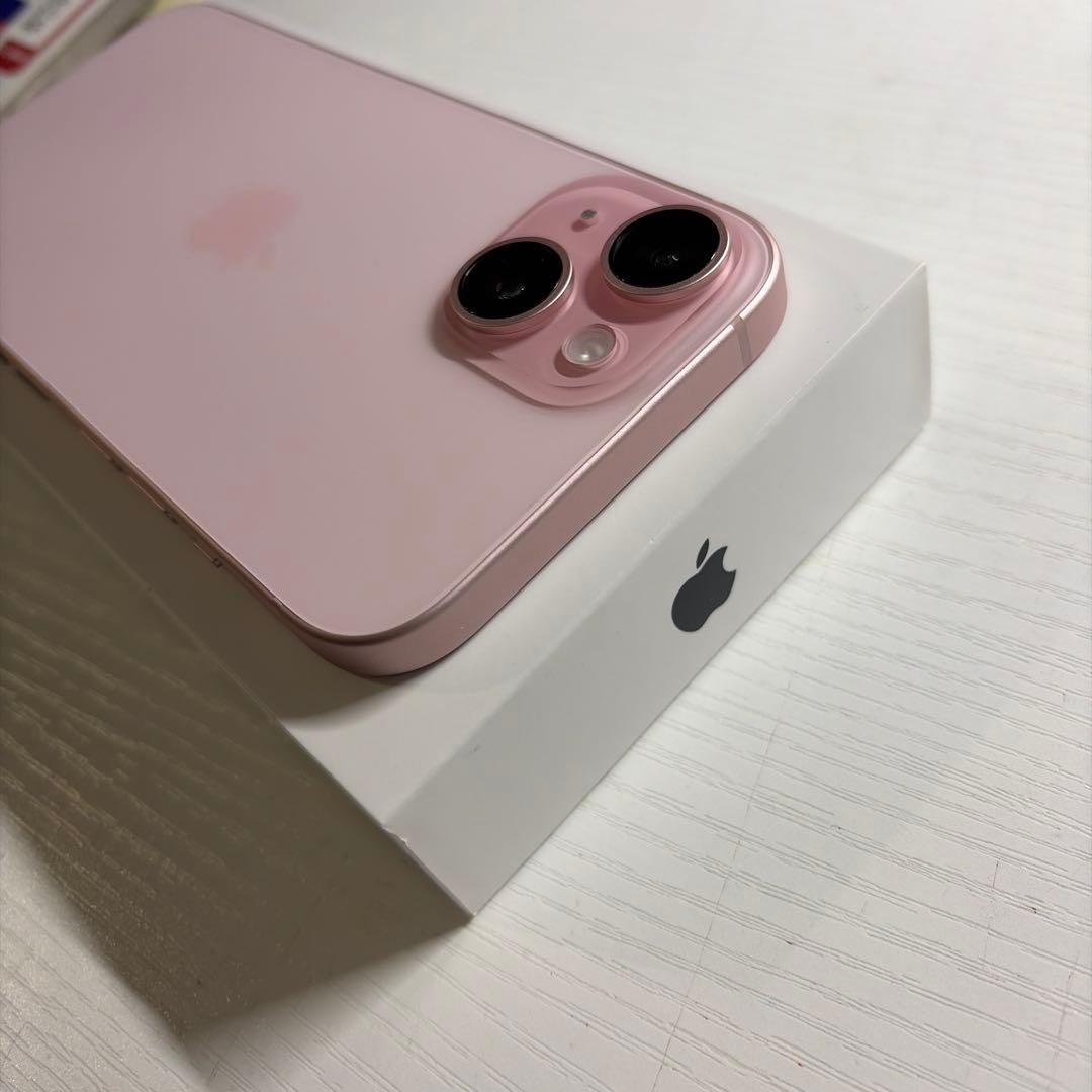 iPhone15 256GB ピンク SIMフリー 極美品