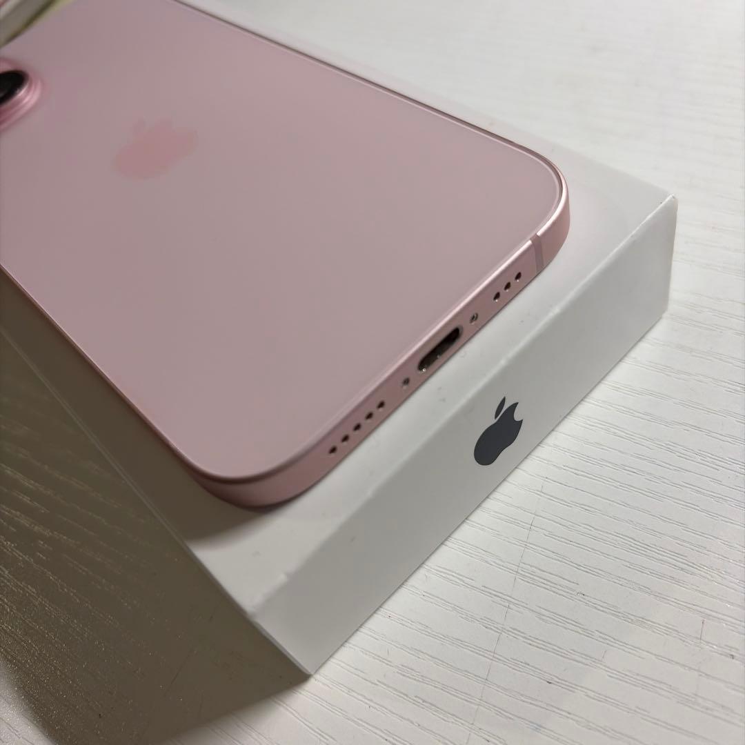 iPhone15 256GB ピンク SIMフリー 極美品