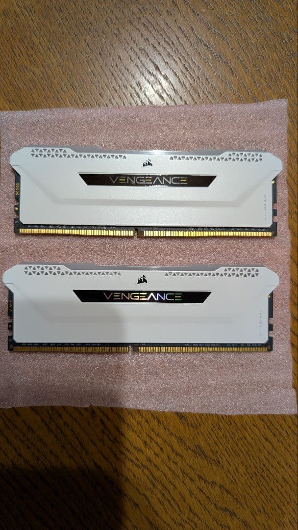 メモリー CORSAIR DDR4 3200Mhz 16GB VENGEANCE RGB