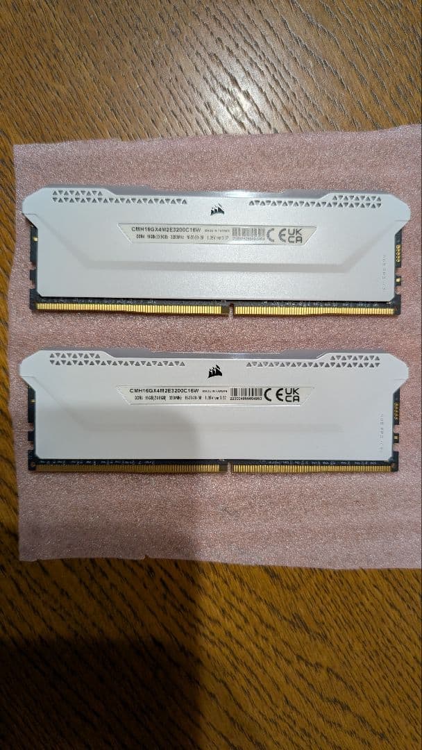 メモリー CORSAIR DDR4 3200Mhz 16GB VENGEANCE RGB