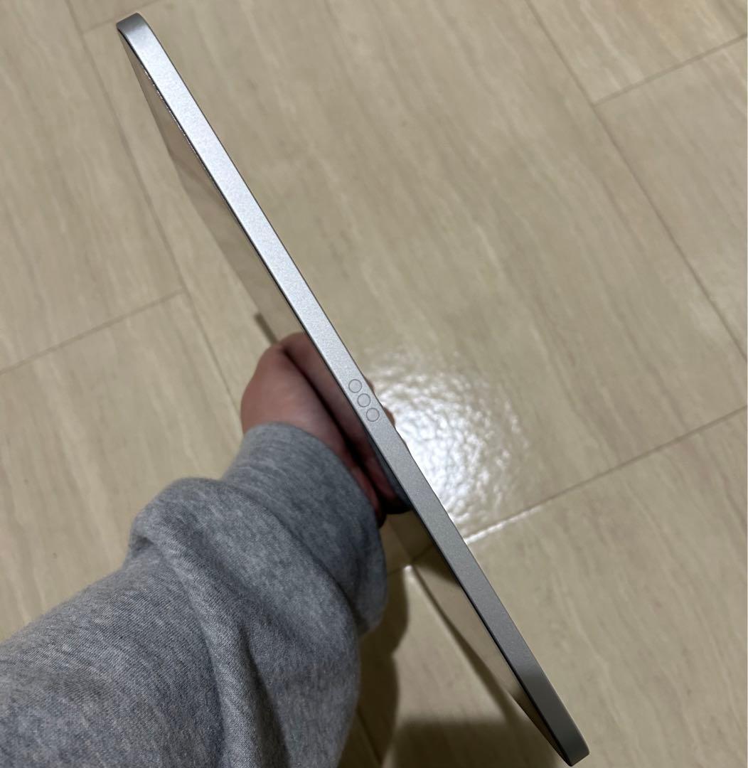 Apple iPad シルバー 本体　第10世代