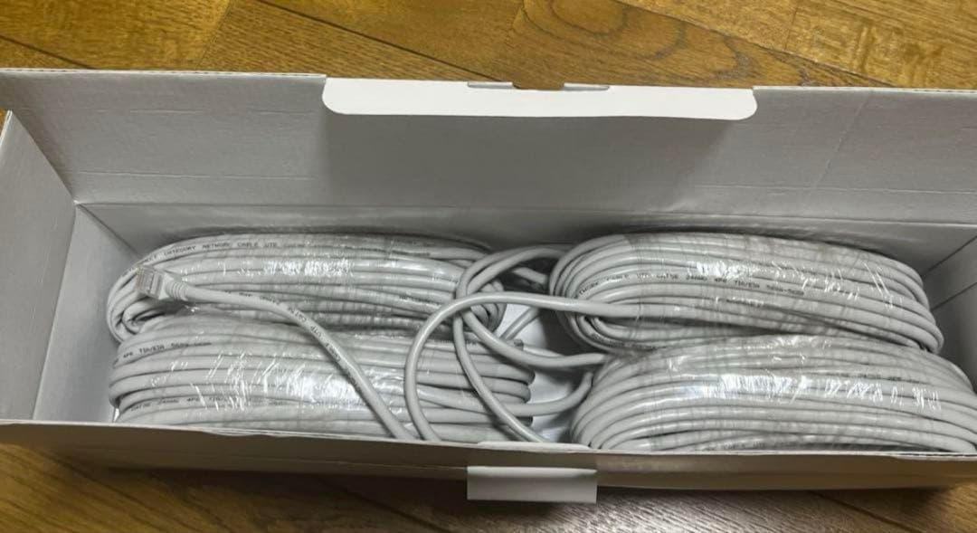 お値下げ‼️新品未使用 防犯カメラ 子機4台 ハードディスク付き