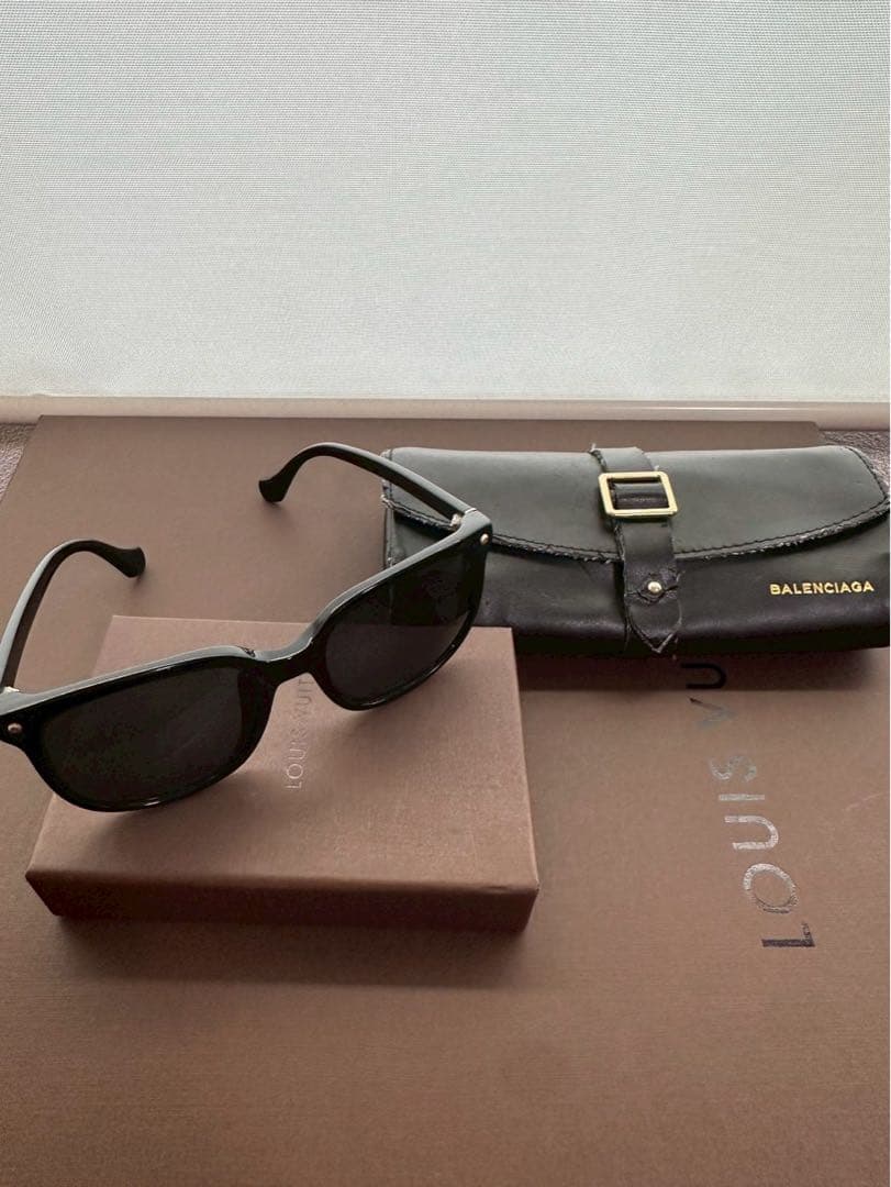BALENCIAGA バレンシアガ サングラス ブラック イタリア製 付属品あり