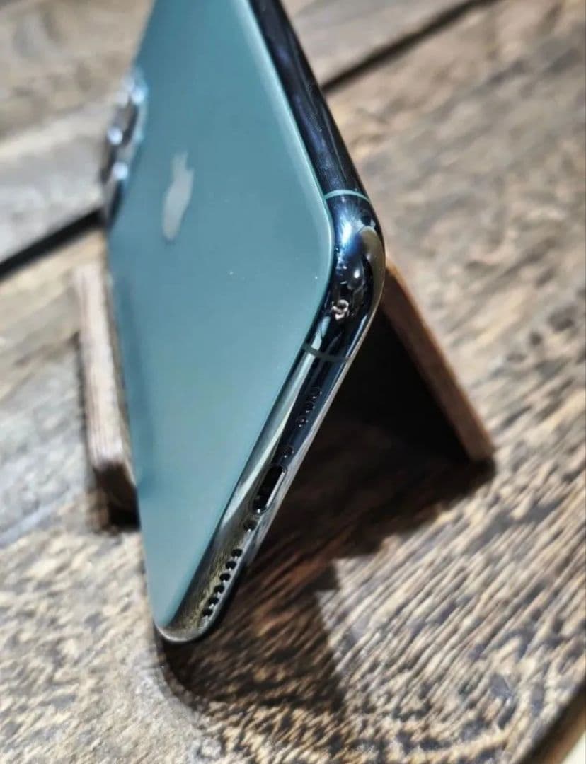 iPhone11 pro 64GB SIMロックなし　スマホ