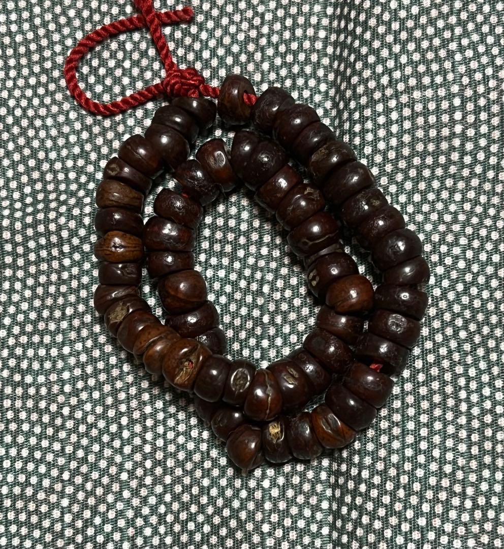 稀少　アンティーク　チベット　直径8mm台鳳眼菩提樹のビーズ62個　その他