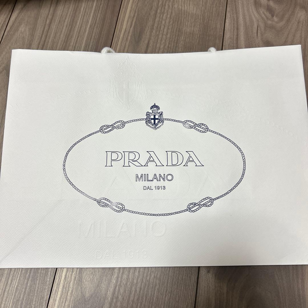 d*3様 PRADA ステンレスマグボトル