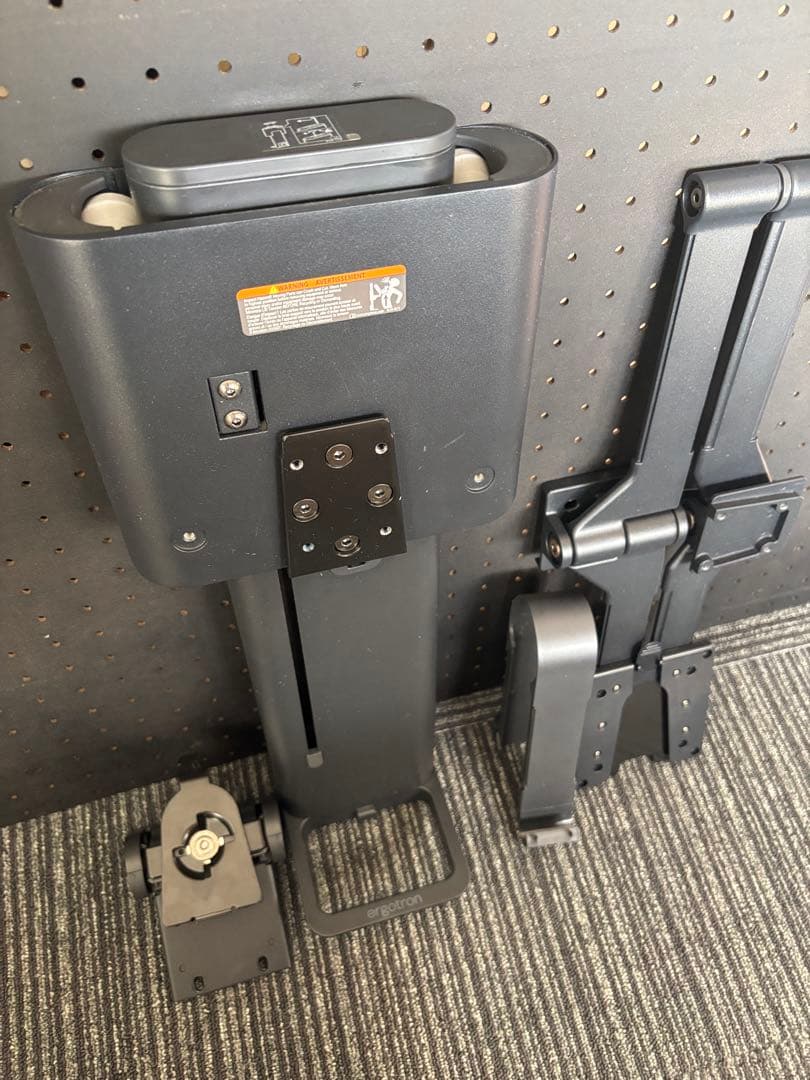 エルゴトロン TRACE モニターアーム ブラック　スリムクランプ付き