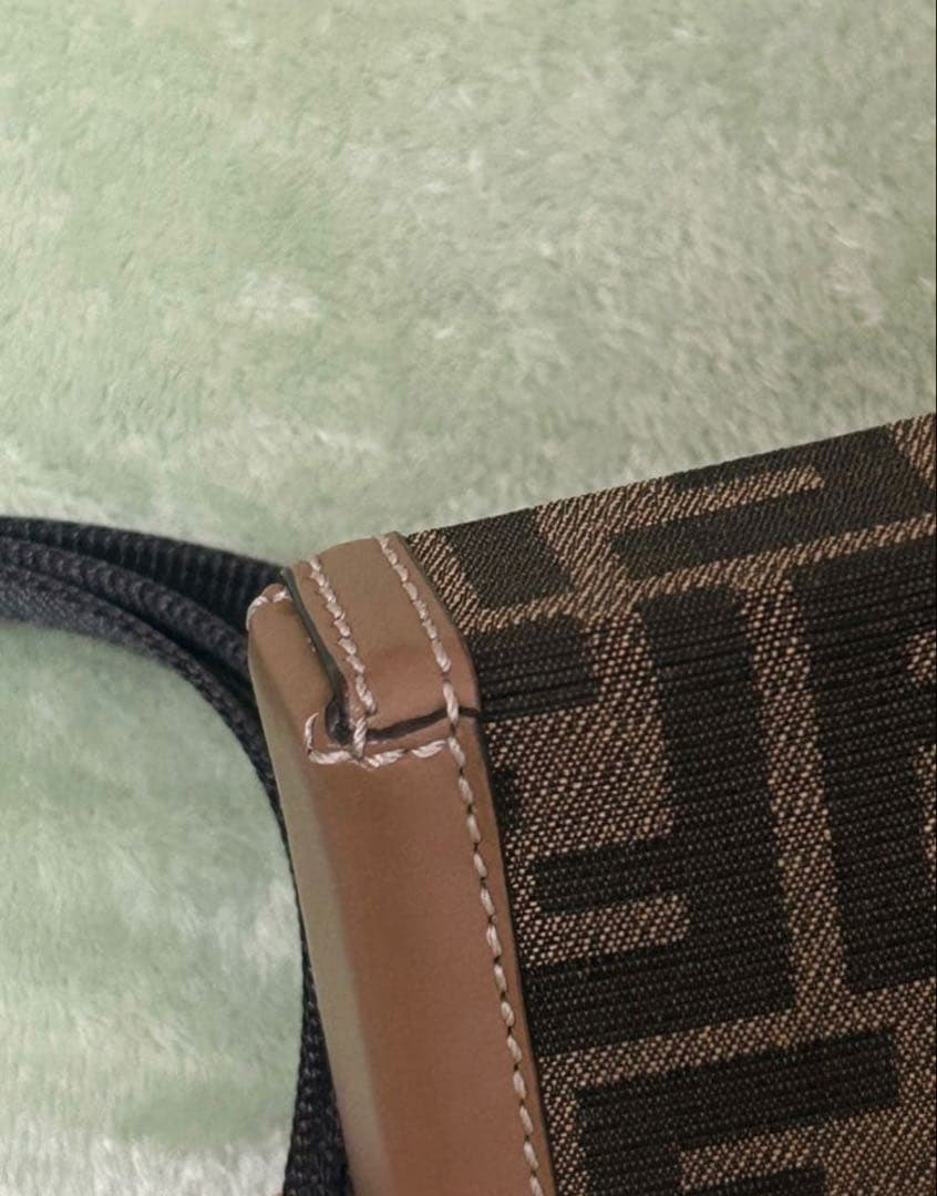 【極美品】Fendi ショルダーバッグ　ソフトトランク