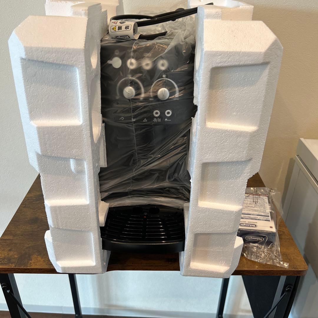 コーヒーメーカー・エスプレッソマシン DeLonghi Magnifica ESAM 1000