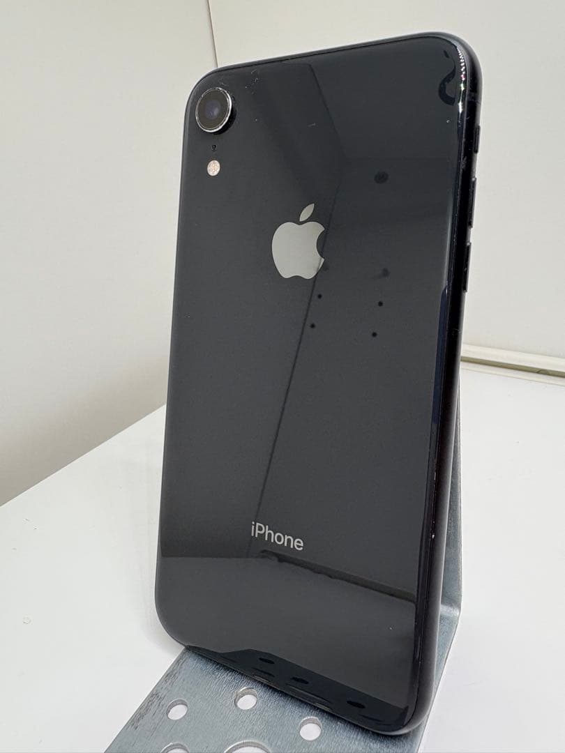 ぺ*様 Apple iPhone XR ブラック128ギガ本体 箱付き