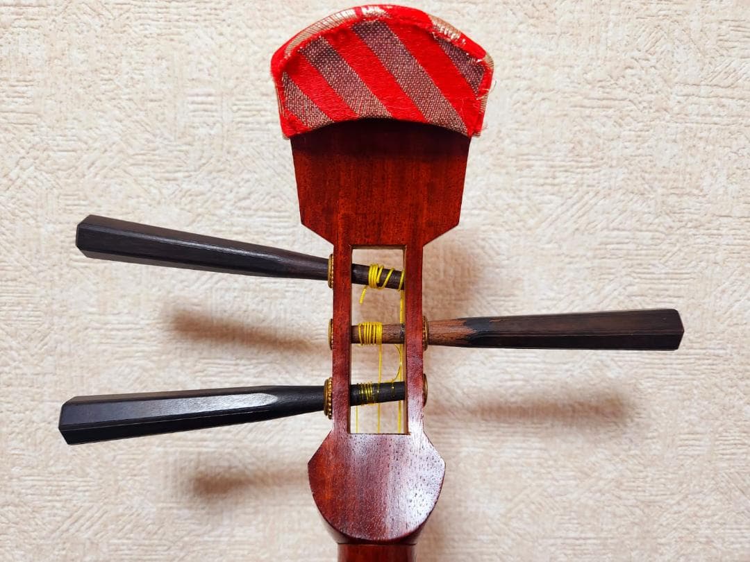 長唄三味線、細い棹、花梨、適切なサイズ、丸胴、皮に破れなし、本革