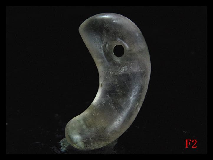 古墳期★表面風化★特有な結晶が見られ★古色上質薄紫色水晶製★特大コ字形勾玉